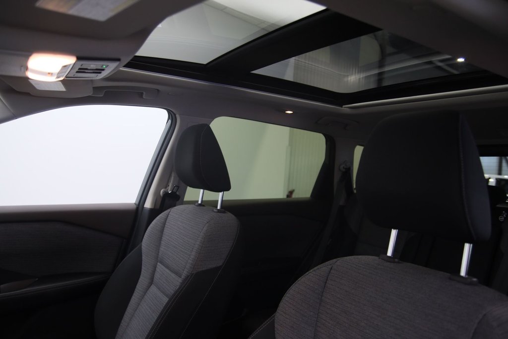 2023 Nissan Rogue in Jonquière, Quebec - 8 - w1024h768px