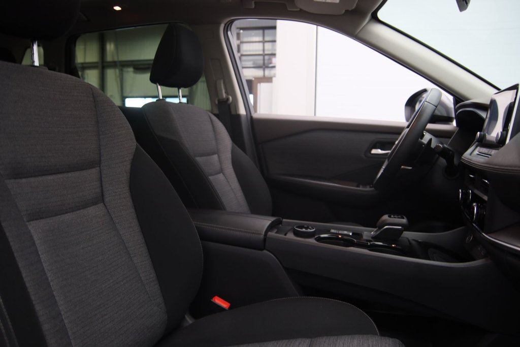 2023 Nissan Rogue in Jonquière, Quebec - 16 - w1024h768px