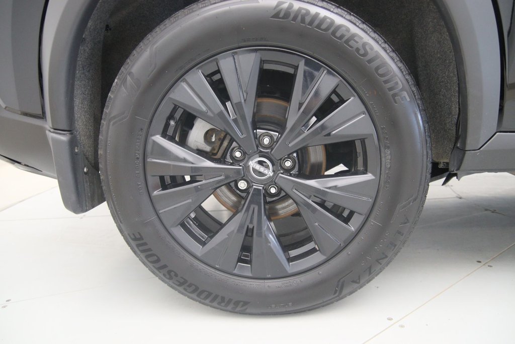 Nissan Rogue  2023 à Jonquière, Québec - 17 - w1024h768px