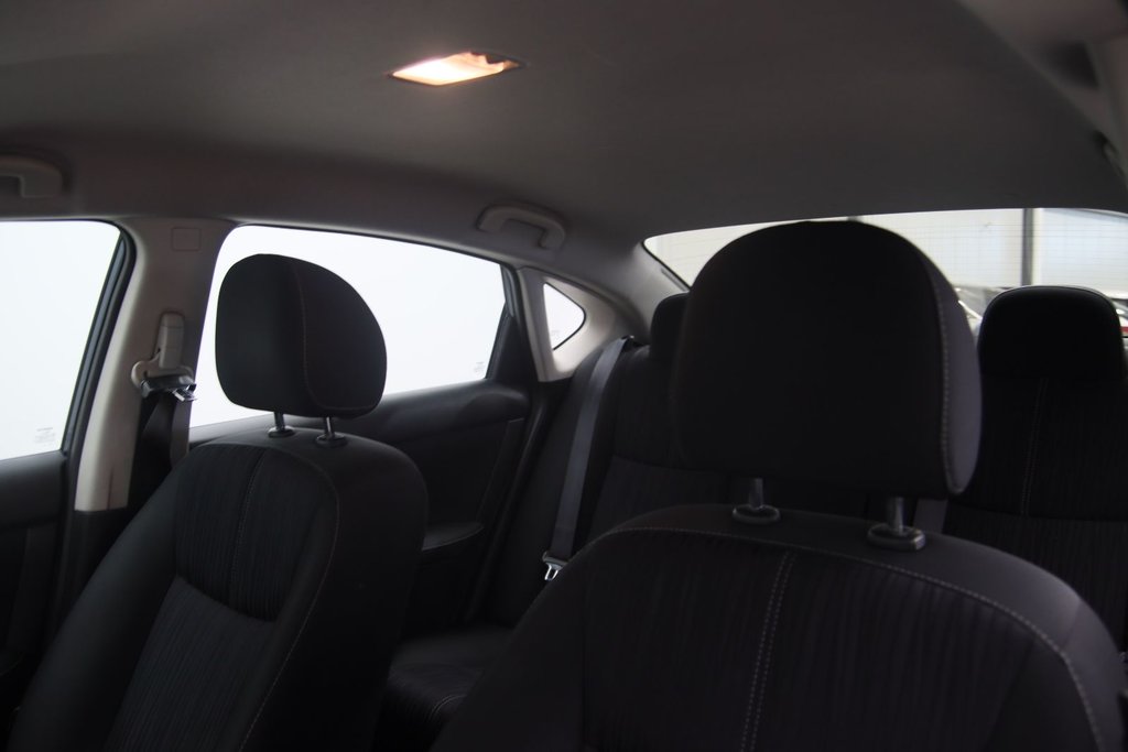 Nissan Sentra S 2018 à Chicoutimi, Québec - 8 - w1024h768px