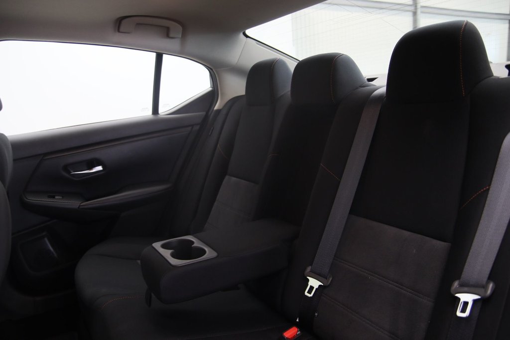 Nissan Sentra  2021 à Jonquière, Québec - 11 - w1024h768px