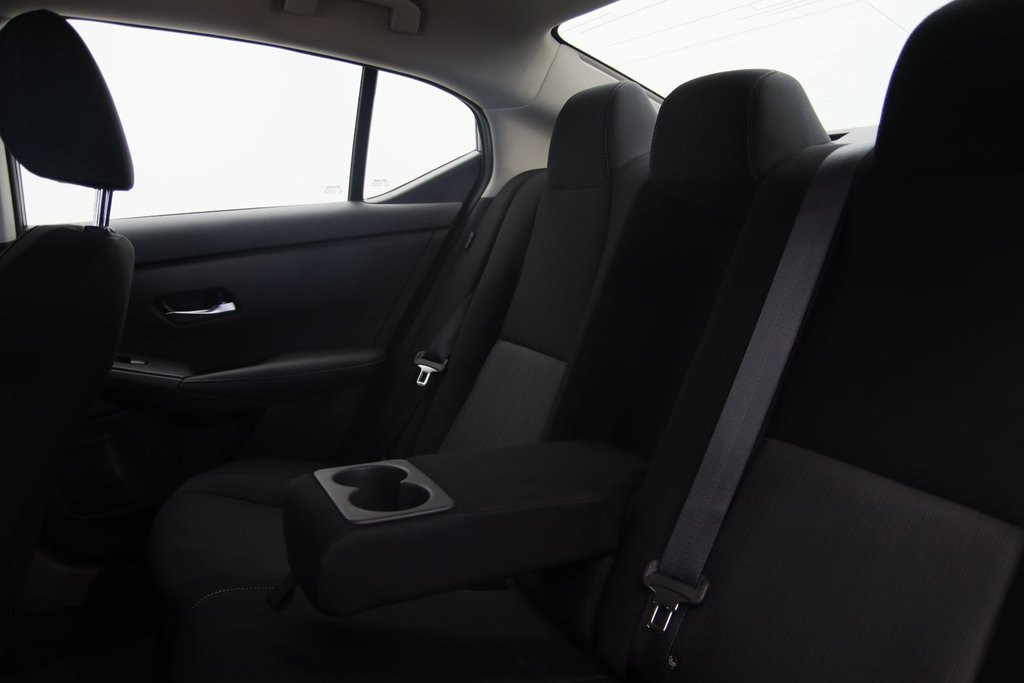 Nissan Sentra  2021 à Jonquière, Québec - 9 - w1024h768px
