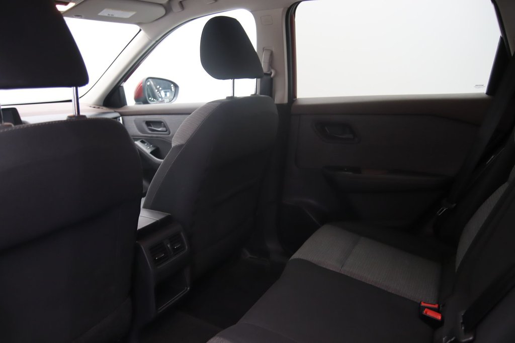 Nissan Sentra  2021 à Jonquière, Québec - 8 - w1024h768px