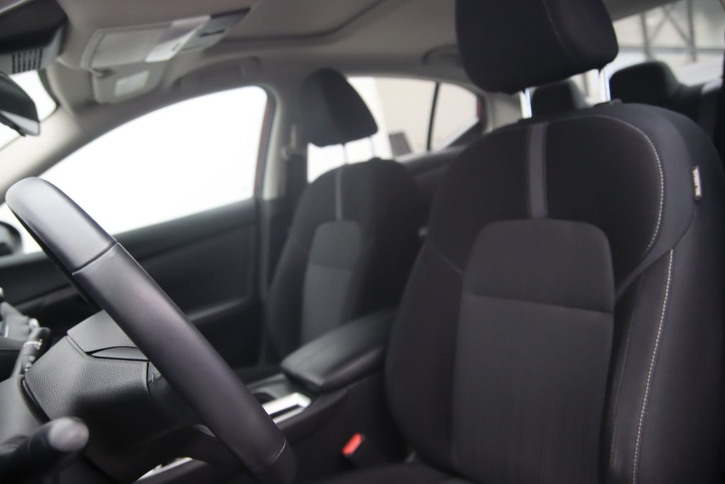 Nissan Sentra  2021 à Jonquière, Québec - 7 - w1024h768px