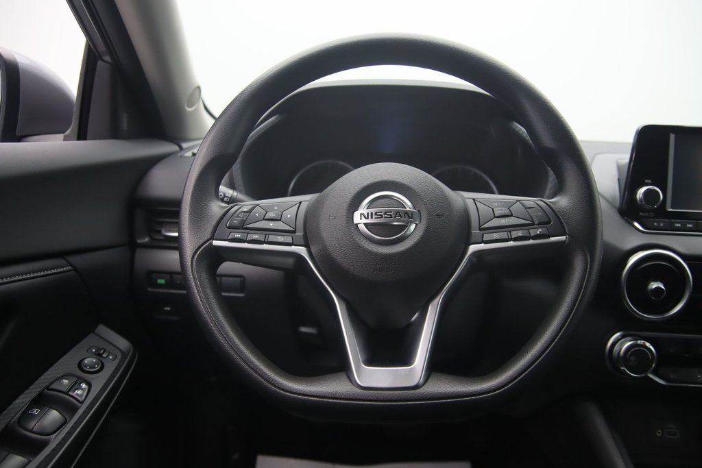Nissan Sentra  2021 à Jonquière, Québec - 11 - w1024h768px