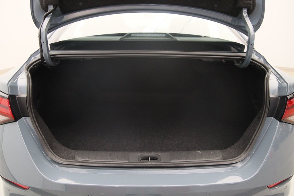 2024 Nissan Sentra SV in Chicoutimi, Quebec - 16 - w1024h768px