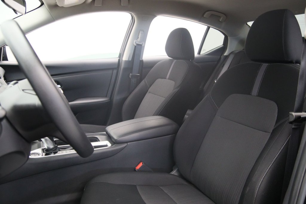 Nissan Sentra  2024 à Sept-Îles, Québec - 6 - w1024h768px