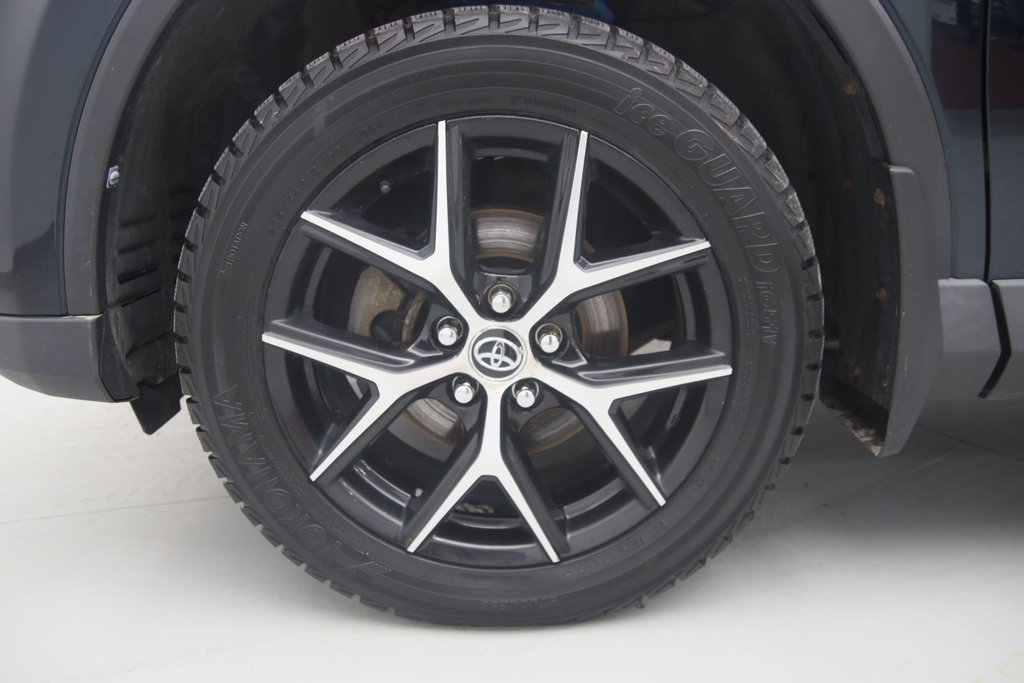 2017 Toyota RAV4 in Jonquière, Quebec - 19 - w1024h768px