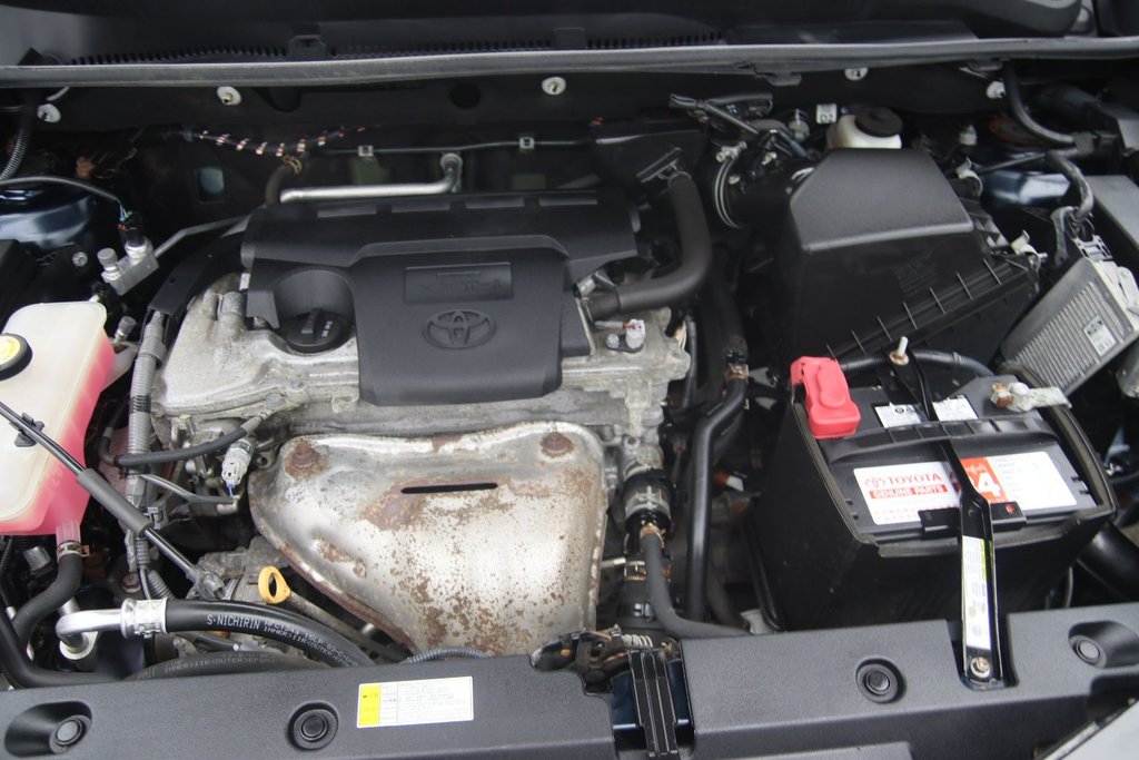 2017 Toyota RAV4 in Jonquière, Quebec - 17 - w1024h768px