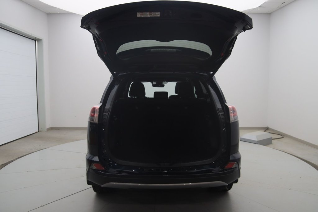 2017 Toyota RAV4 in Jonquière, Quebec - 18 - w1024h768px