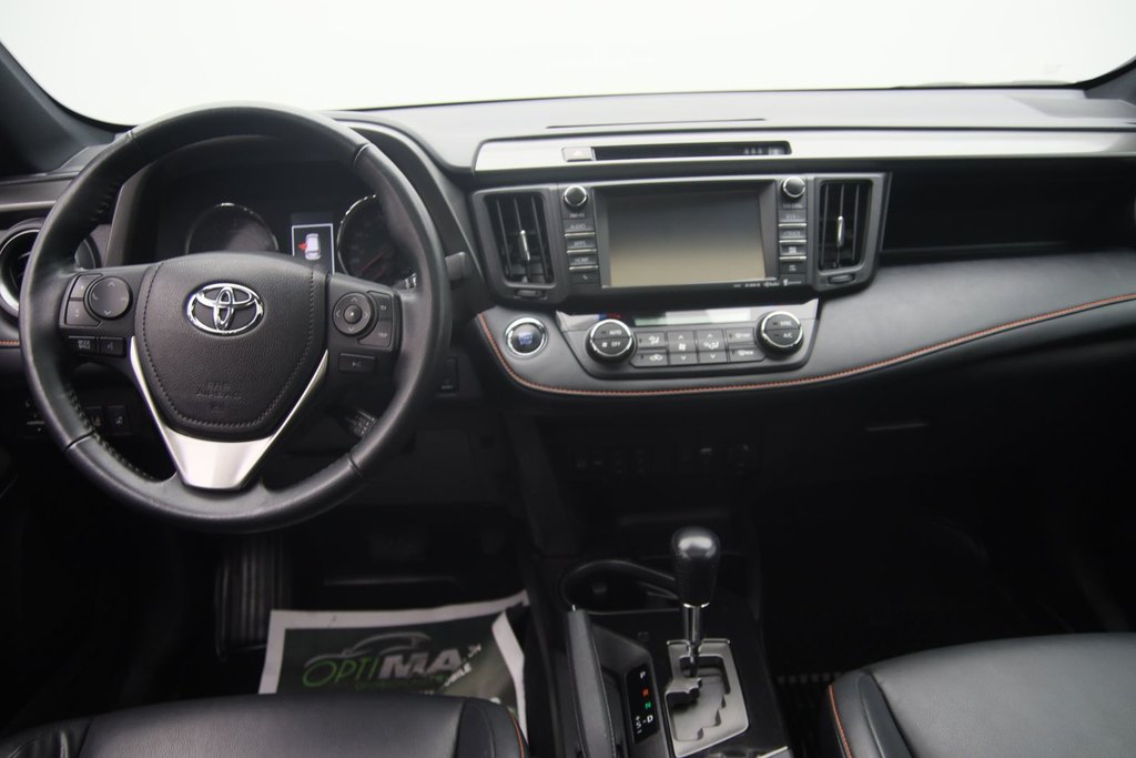 2017 Toyota RAV4 in Jonquière, Quebec - 11 - w1024h768px