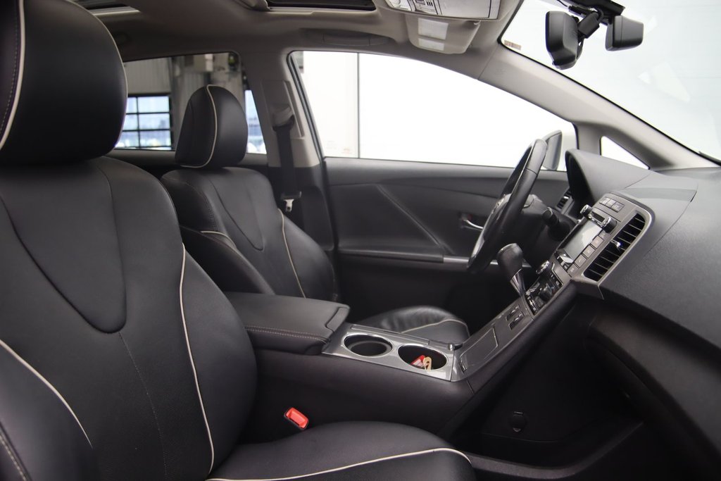 2016 Toyota Venza in Sept-Îles, Quebec - 16 - w1024h768px
