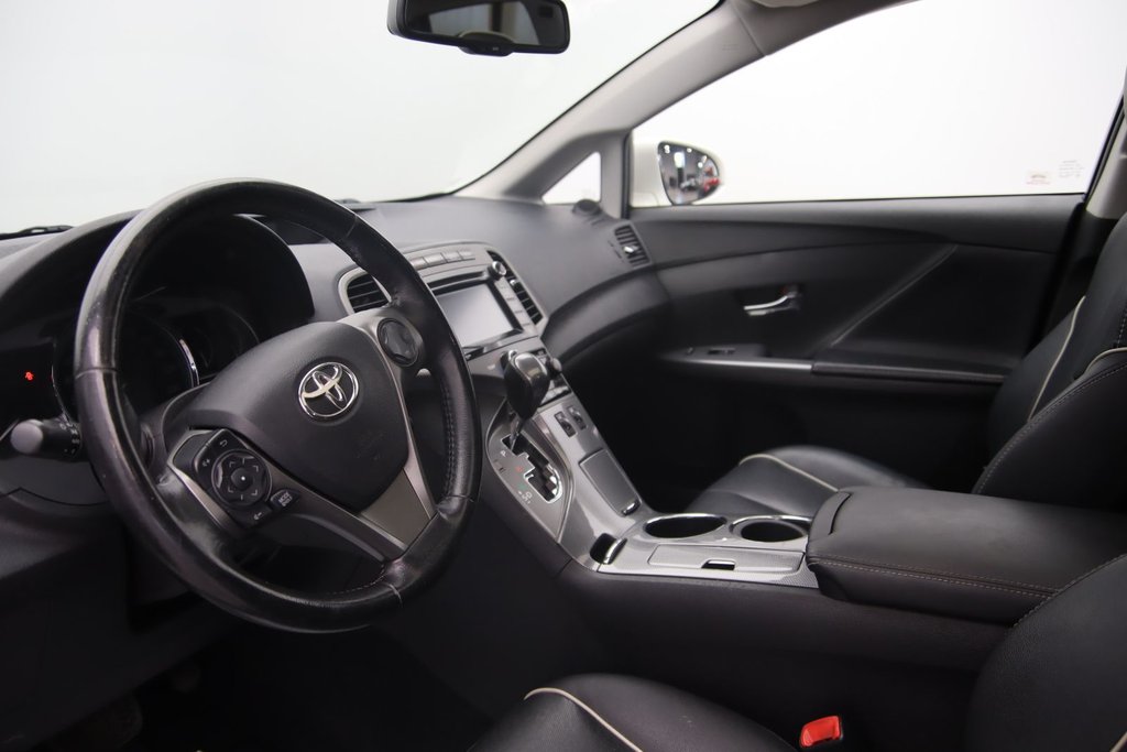 2016 Toyota Venza in Sept-Îles, Quebec - 6 - w1024h768px