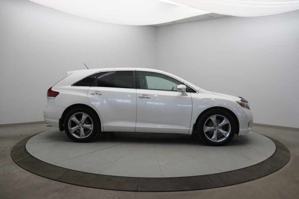 2016 Toyota Venza in Sept-Îles, Quebec - 3 - w1024h768px