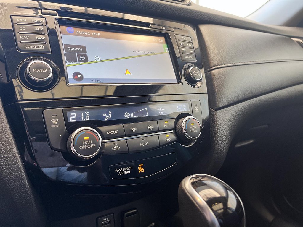 2017  Rogue SV TECHNOLOGIE AWD in Chicoutimi, Quebec - 13 - w1024h768px