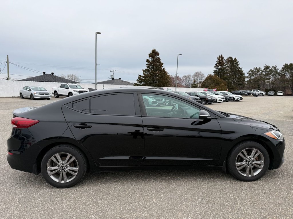 Hyundai Elantra GL 2017-4