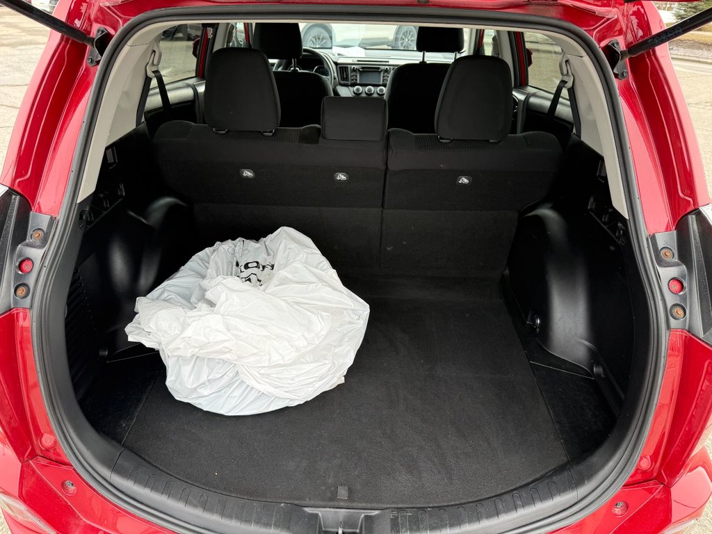 Toyota RAV4 LE 2017-7