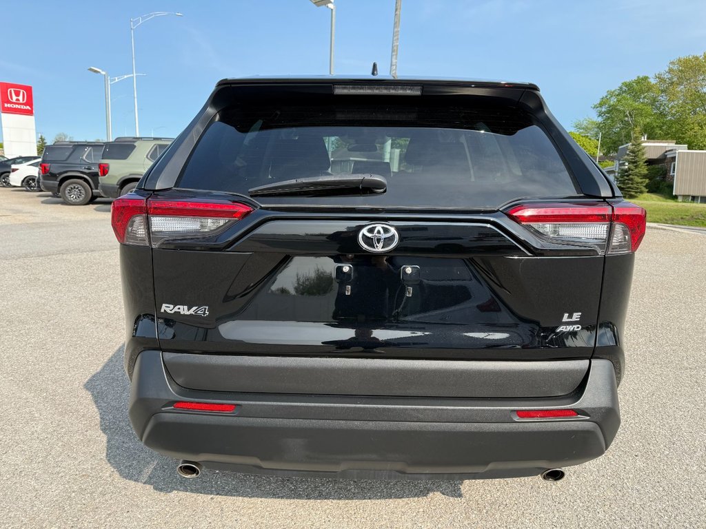 Toyota RAV4 LE 2020-6