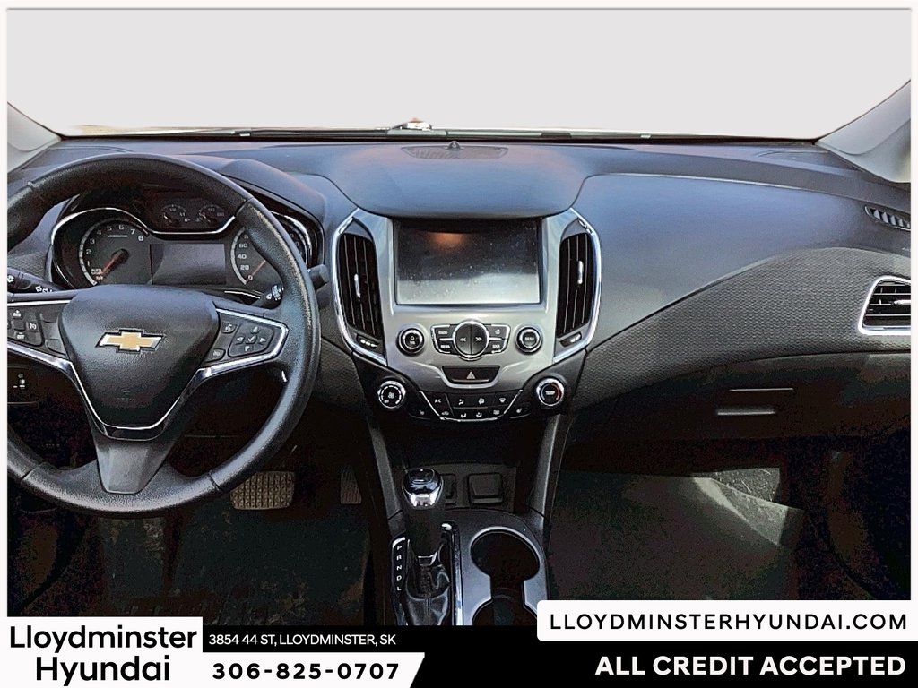 2018 Chevrolet Cruze LT in Lloydminster, Saskatchewan - 10 - w1024h768px
