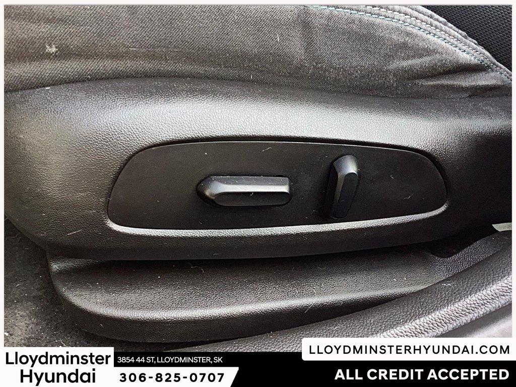 2018 Chevrolet Cruze LT in Lloydminster, Saskatchewan - 16 - w1024h768px