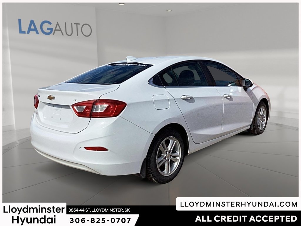 2018 Chevrolet Cruze LT in Lloydminster, Saskatchewan - 5 - w1024h768px