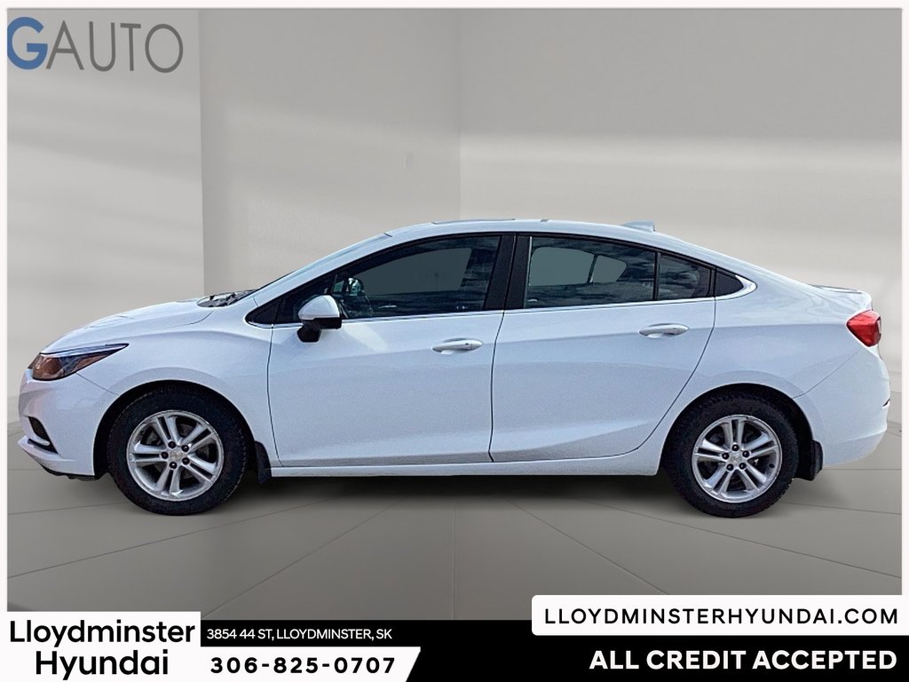 2018 Chevrolet Cruze LT in Lloydminster, Saskatchewan - 6 - w1024h768px