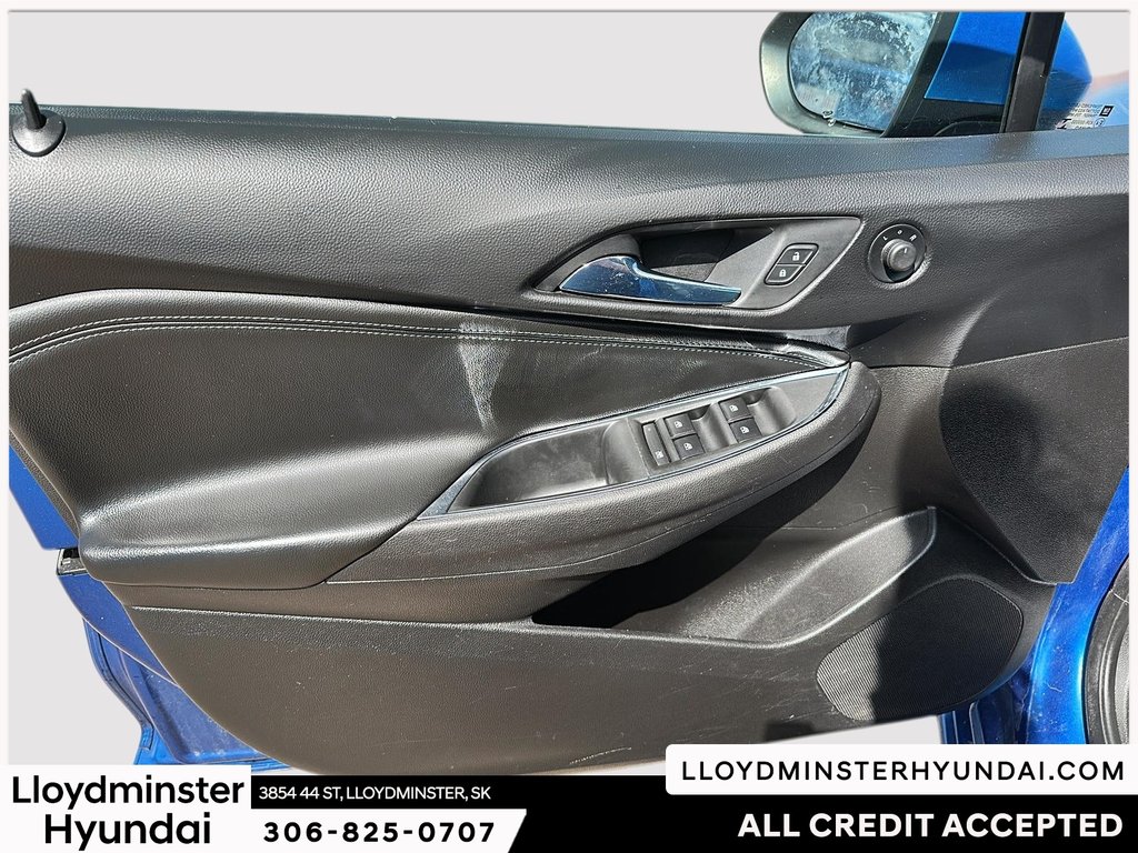 2018 Chevrolet Cruze Premier in Lloydminster, Saskatchewan - 13 - w1024h768px