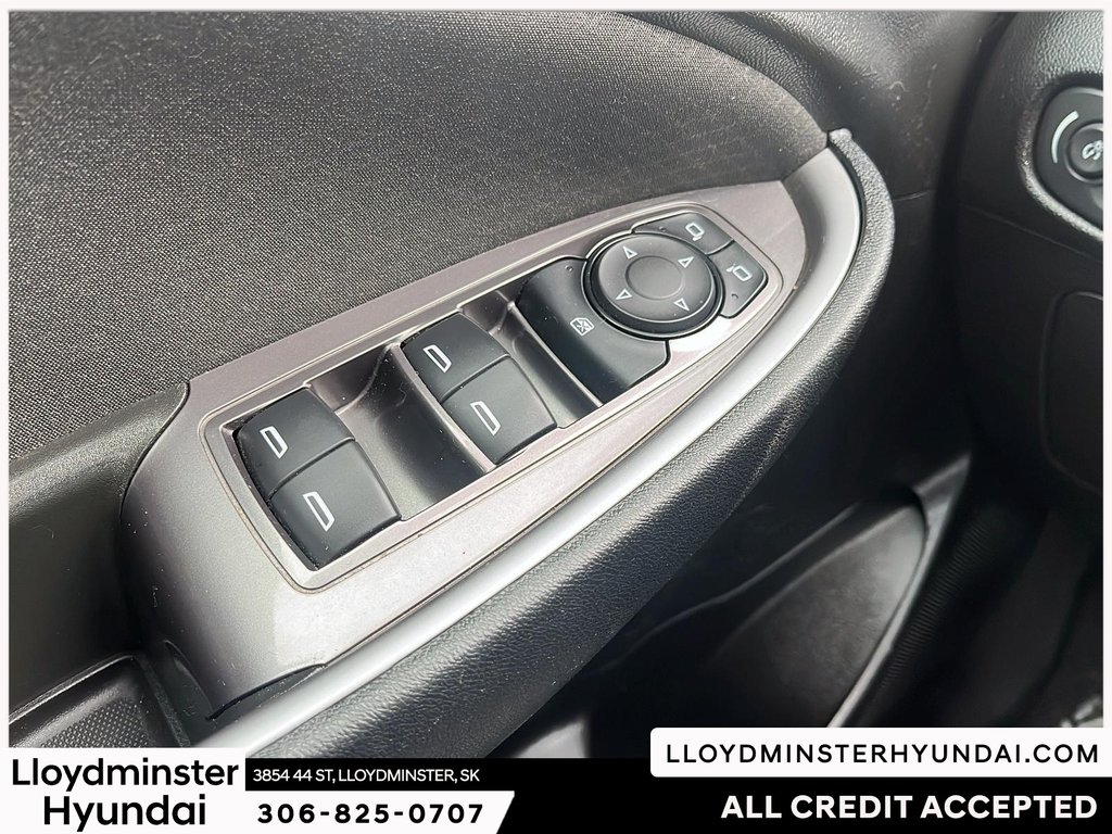 2021 Chevrolet Malibu RS in Lloydminster, Saskatchewan - 14 - w1024h768px