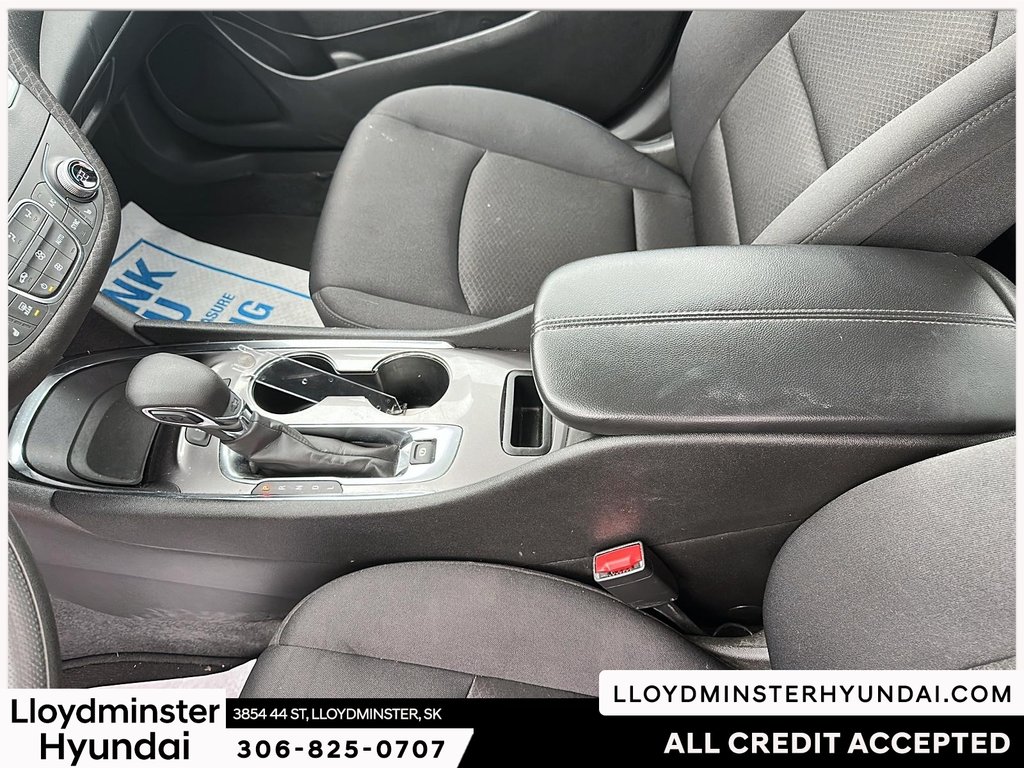 2023 Chevrolet Malibu LT in Lloydminster, Saskatchewan - 12 - w1024h768px