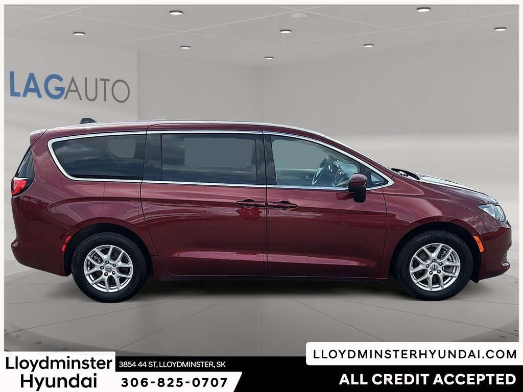 2023 Chrysler Grand Caravan SXT in Lloydminster, Saskatchewan - 4 - w1024h768px