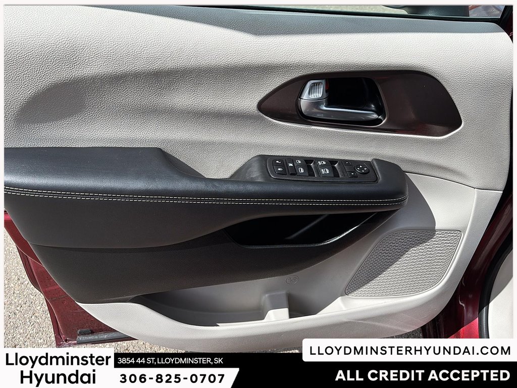 2023 Chrysler Grand Caravan SXT in Lloydminster, Saskatchewan - 13 - w1024h768px