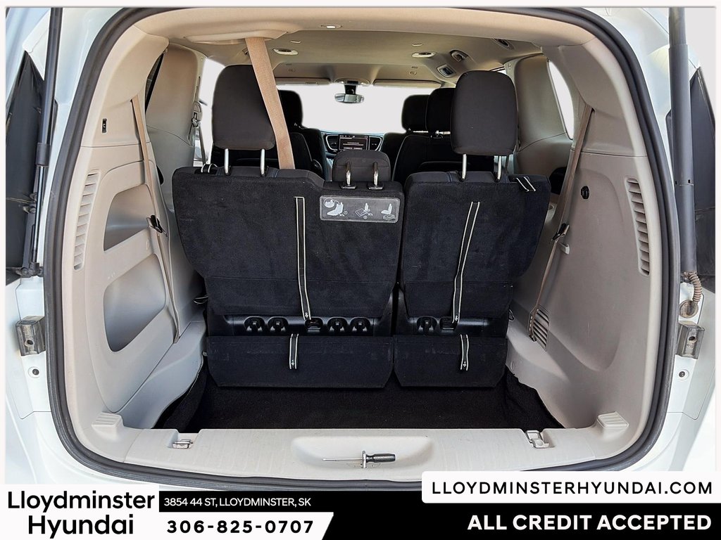 2021 Chrysler Pacifica Touring in Lloydminster, Saskatchewan - 9 - w1024h768px