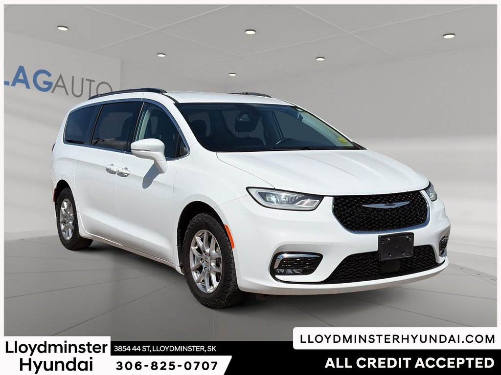 2021 Chrysler Pacifica Touring in Lloydminster, Saskatchewan - 3 - w1024h768px