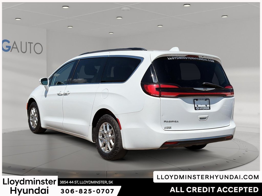 2021 Chrysler Pacifica Touring in Lloydminster, Saskatchewan - 7 - w1024h768px