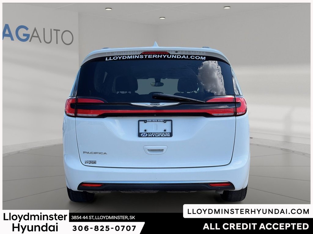2021 Chrysler Pacifica Touring in Lloydminster, Saskatchewan - 6 - w1024h768px