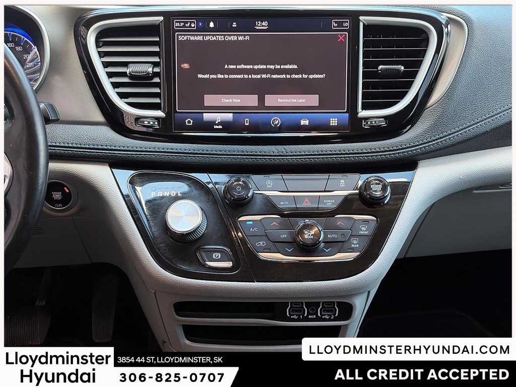 2021 Chrysler Pacifica Touring in Lloydminster, Saskatchewan - 25 - w1024h768px