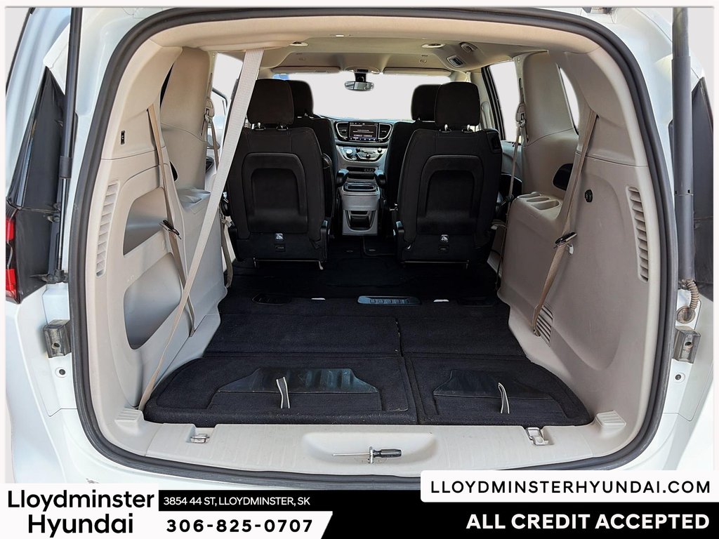 2021 Chrysler Pacifica Touring in Lloydminster, Saskatchewan - 10 - w1024h768px