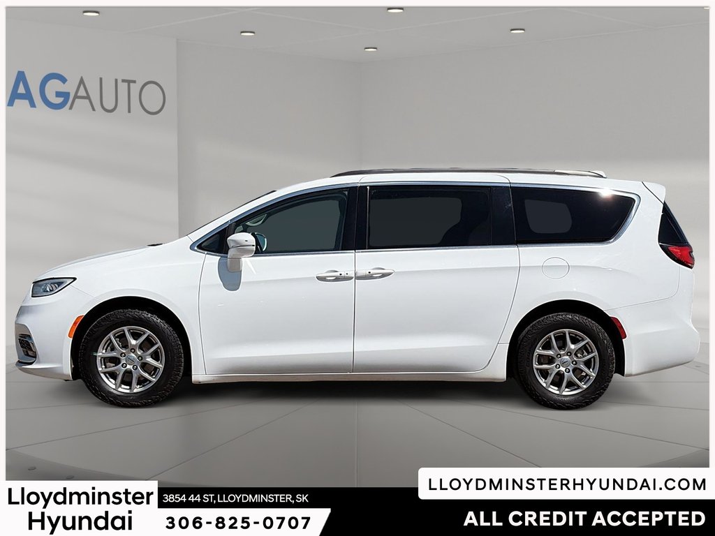 2021 Chrysler Pacifica Touring in Lloydminster, Saskatchewan - 8 - w1024h768px