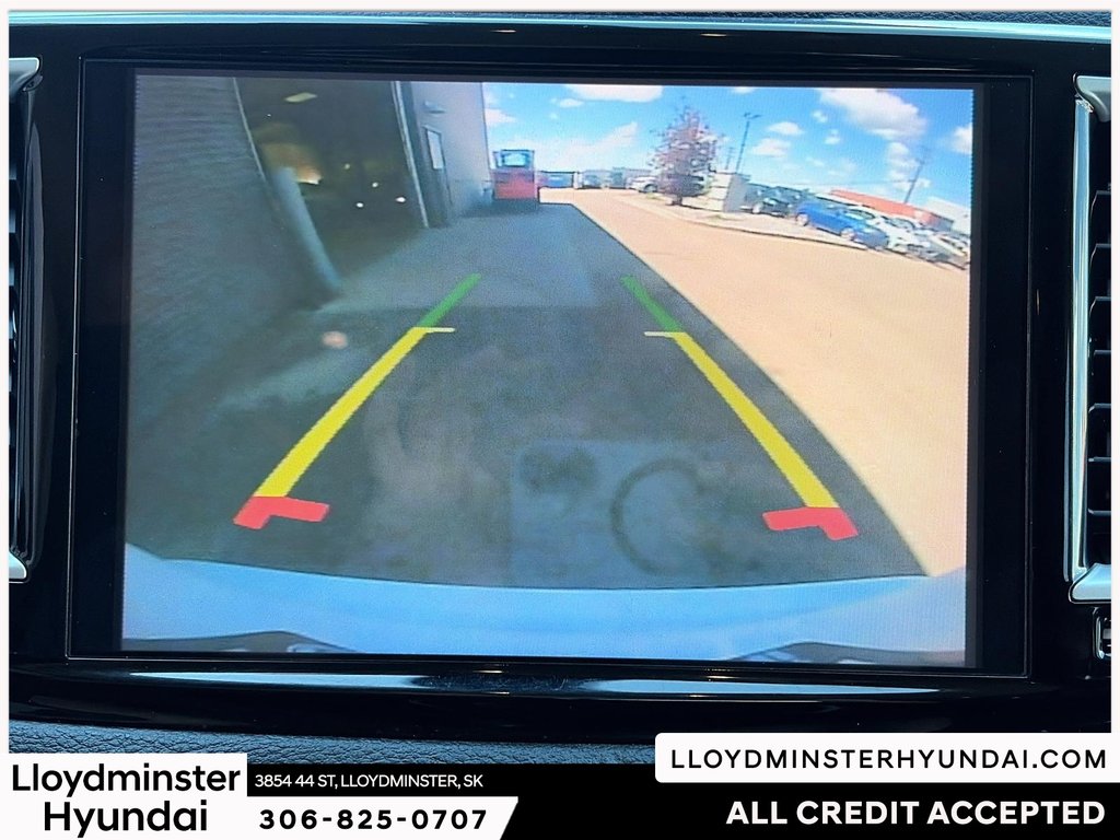 2021 Chrysler Pacifica Touring in Lloydminster, Saskatchewan - 24 - w1024h768px