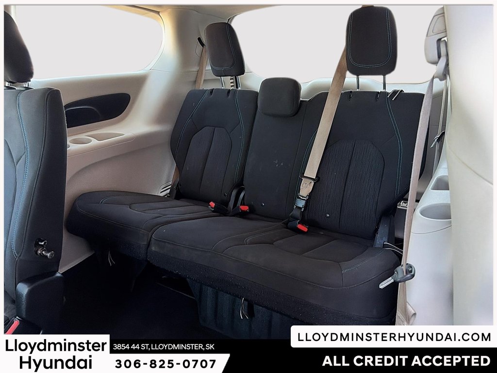 2021 Chrysler Pacifica Touring in Lloydminster, Saskatchewan - 15 - w1024h768px