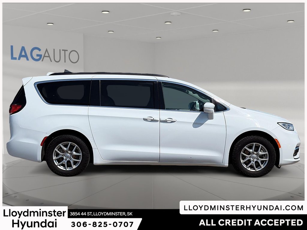 2021 Chrysler Pacifica Touring in Lloydminster, Saskatchewan - 4 - w1024h768px