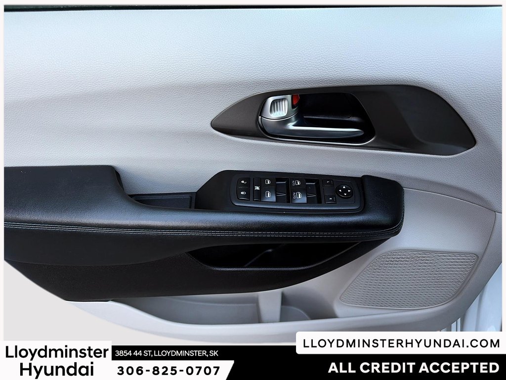 2021 Chrysler Pacifica Touring in Lloydminster, Saskatchewan - 17 - w1024h768px
