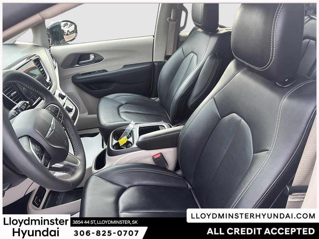 2024 Chrysler Pacifica Touring-L in Lloydminster, Saskatchewan - 11 - w1024h768px