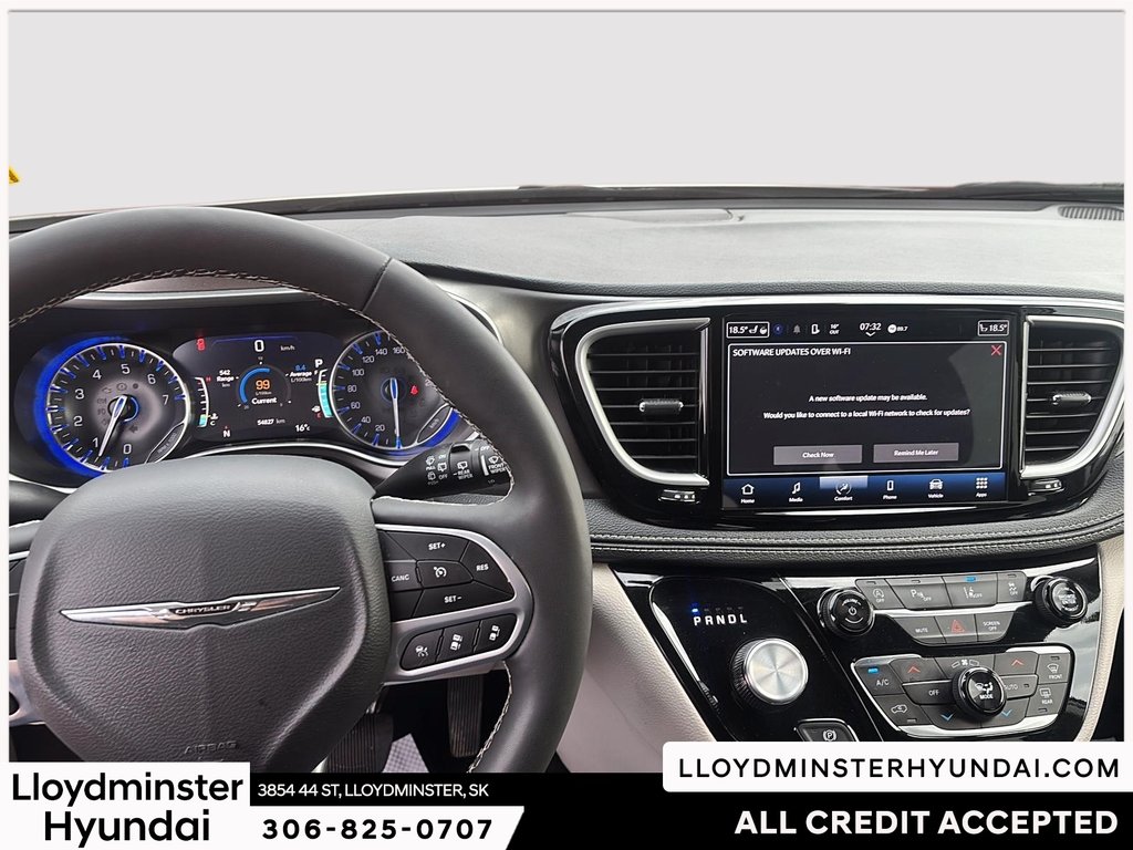 2024 Chrysler Pacifica Touring-L in Lloydminster, Saskatchewan - 16 - w1024h768px
