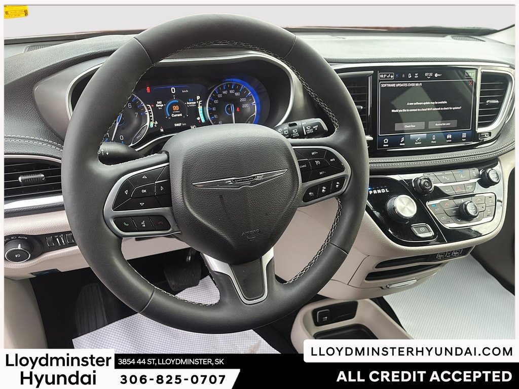 2024 Chrysler Pacifica Touring-L in Lloydminster, Saskatchewan - 14 - w1024h768px