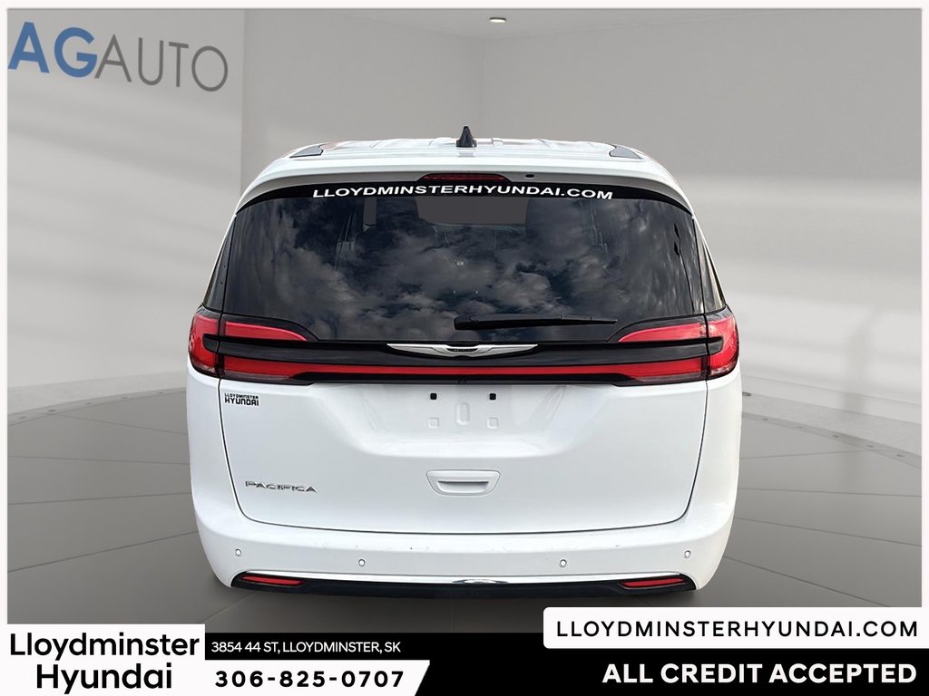 2024 Chrysler Pacifica Touring-L in Lloydminster, Saskatchewan - 6 - w1024h768px