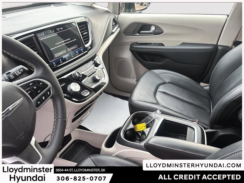 2024 Chrysler Pacifica Touring-L in Lloydminster, Saskatchewan - 12 - w1024h768px