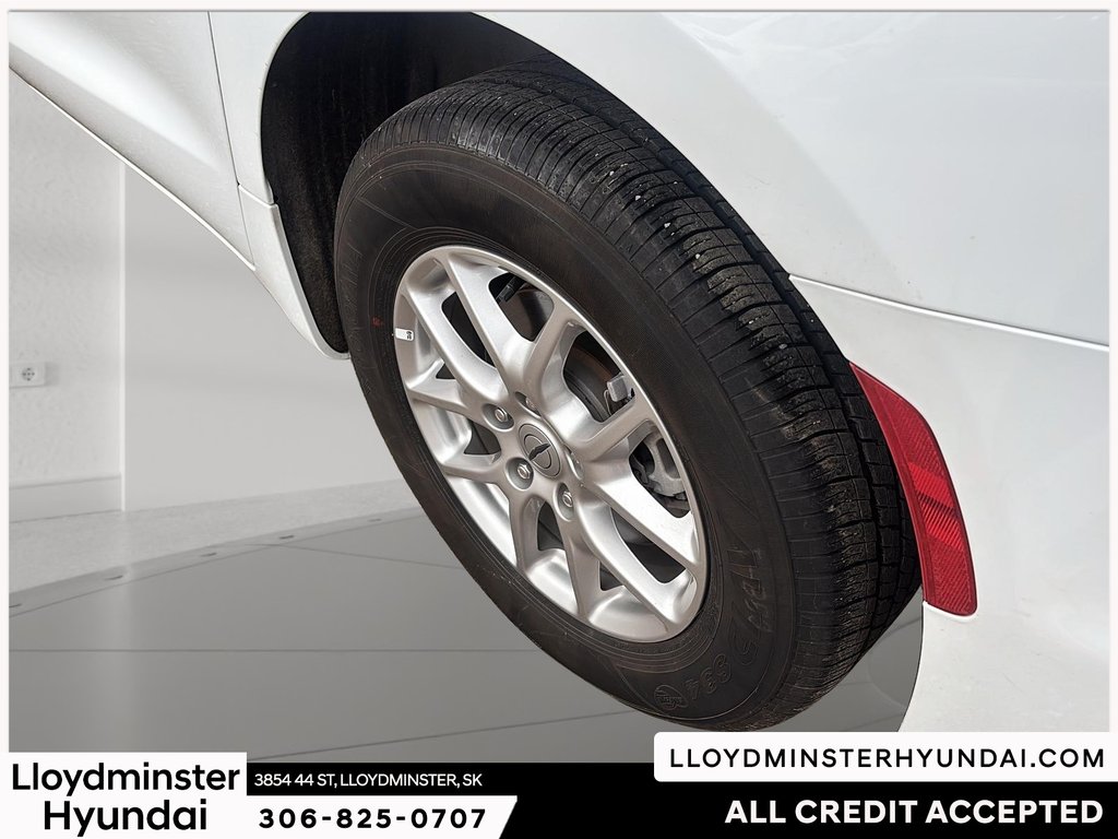 2024 Chrysler Pacifica Touring-L in Lloydminster, Saskatchewan - 10 - w1024h768px