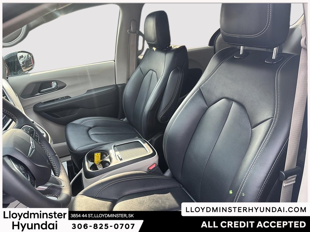 2024 Chrysler Pacifica Touring-L in Lloydminster, Saskatchewan - 11 - w1024h768px