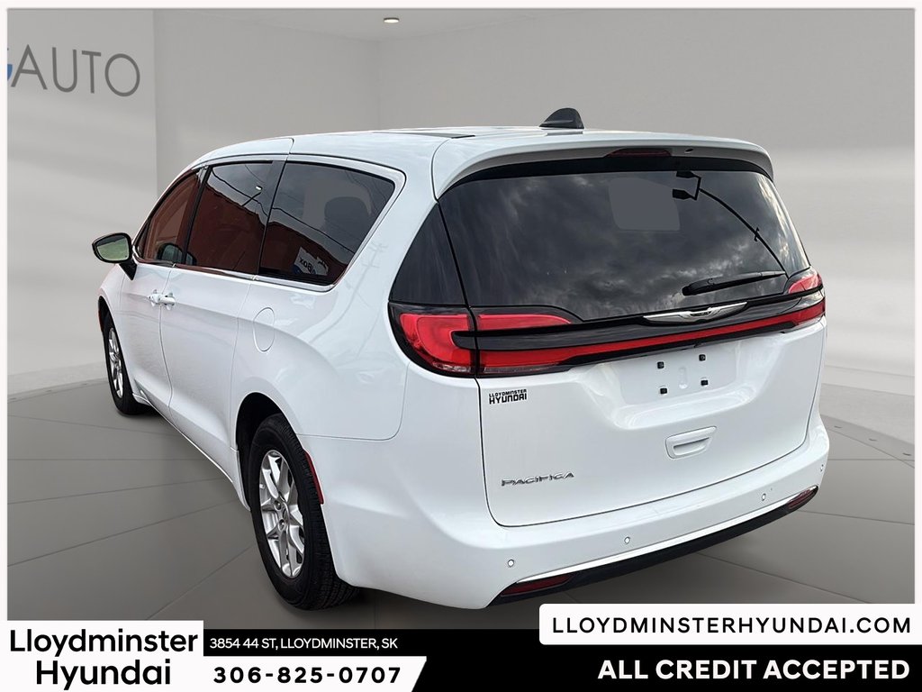 2024 Chrysler Pacifica Touring-L in Lloydminster, Saskatchewan - 7 - w1024h768px
